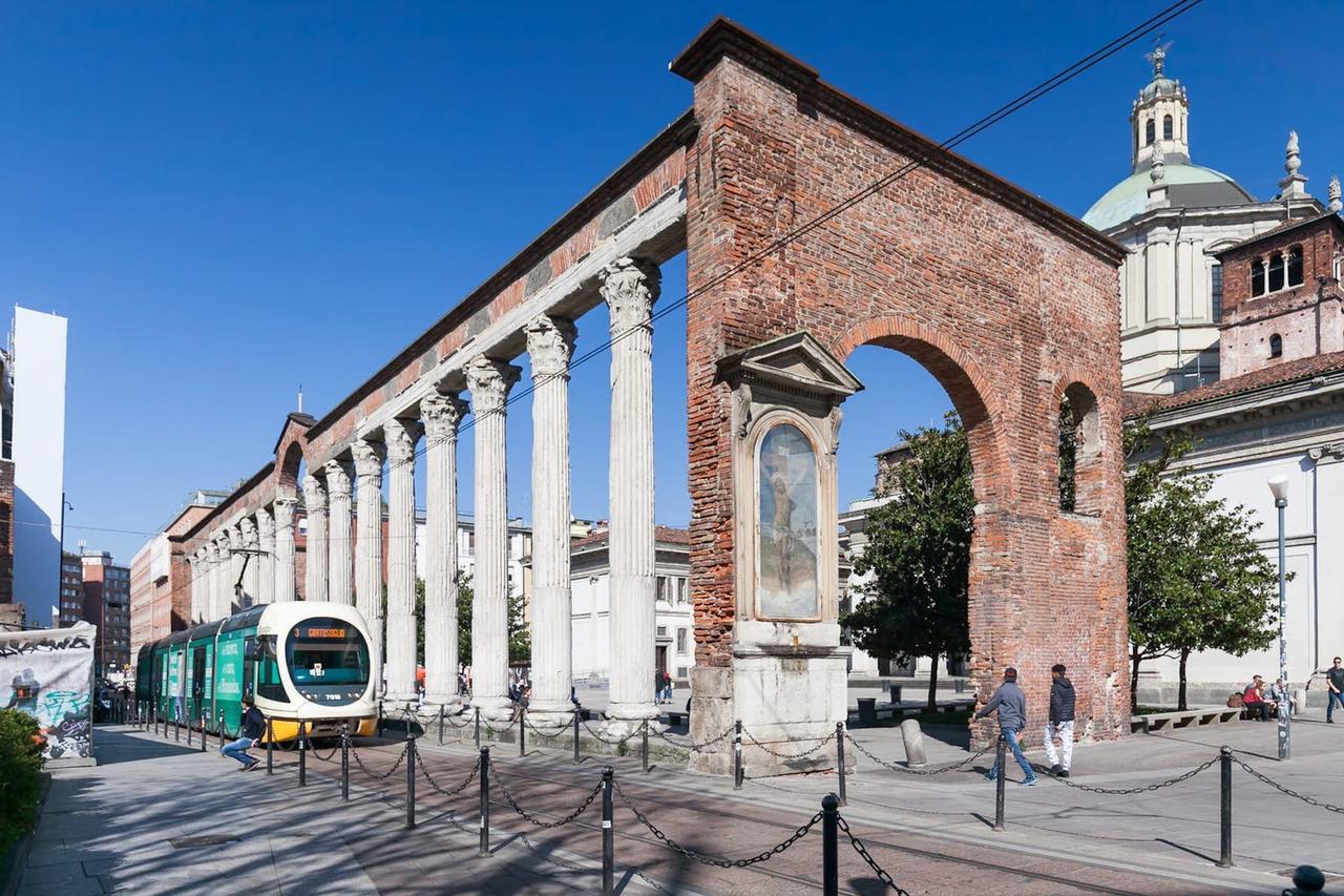 Duomo Views, Light, Jungle-inspired With Terrace * Milán